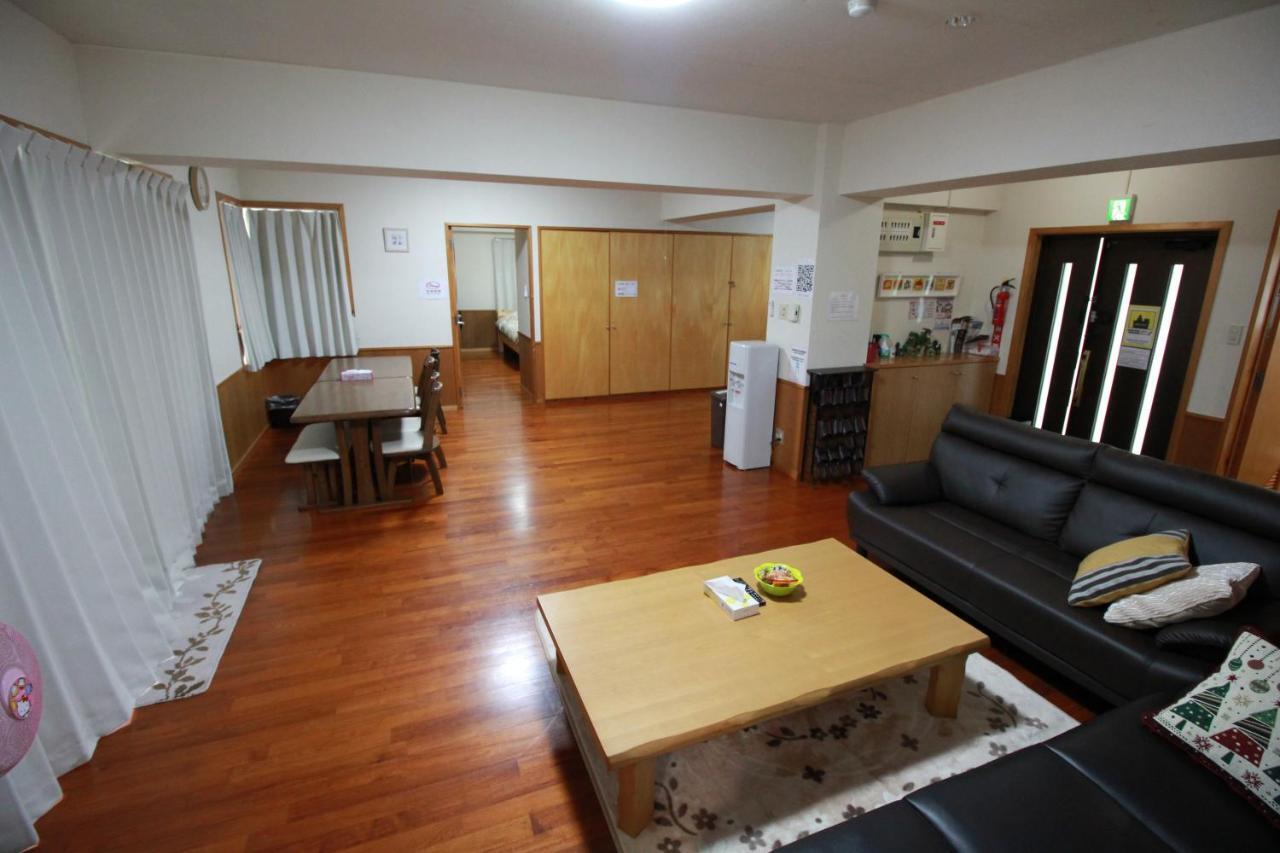 Utopia Mihama Chatan Bagian luar foto